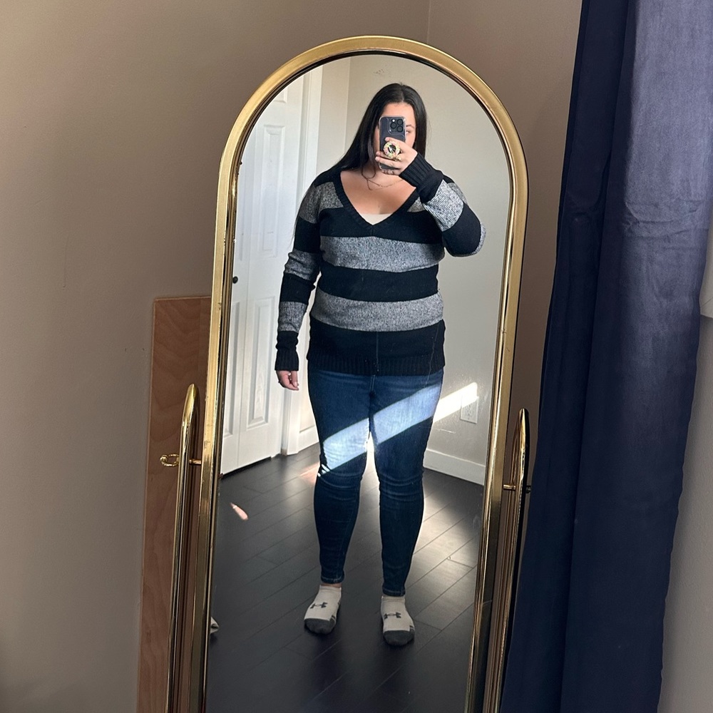 EUC | Ladies Burton Pullover